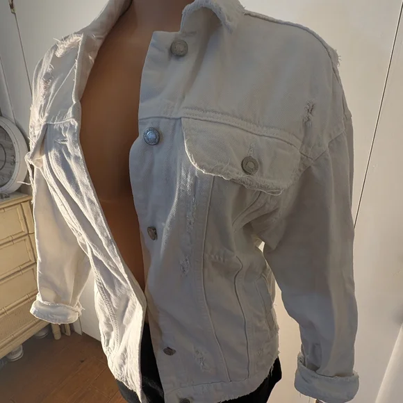 White denim jacket with a distressed look Size XS - Picture 3 of 6